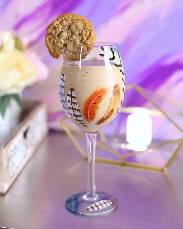 Spiced Oatmeal Raisin Cookie Smoothie