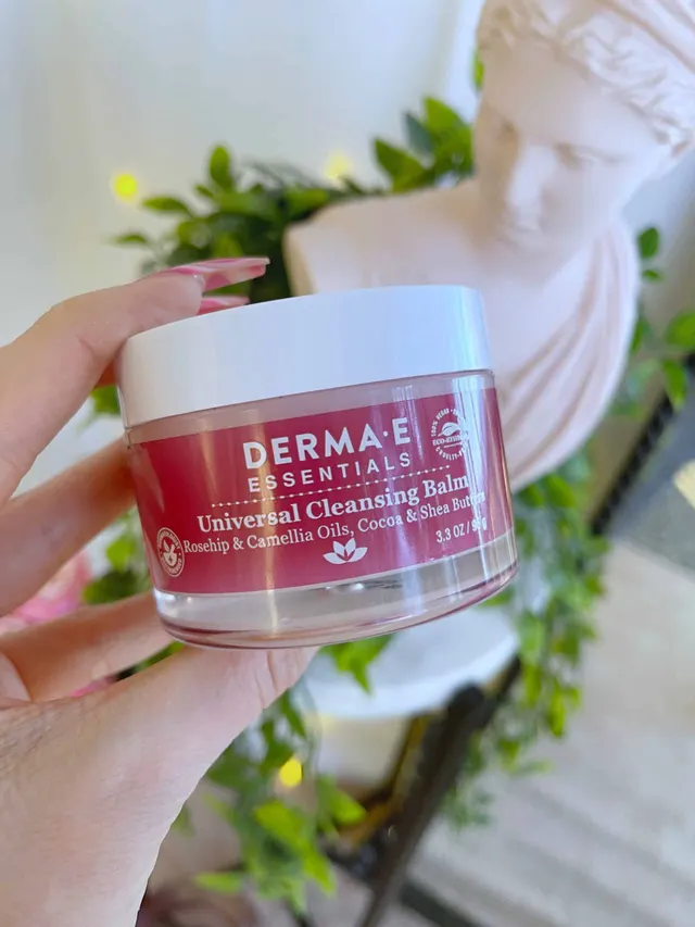Get Un-Ready With Me Featuring DERMA E