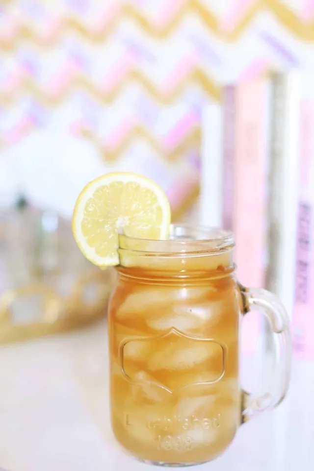 Sweet Tea Lemonade with Green Tea Ice Cubes