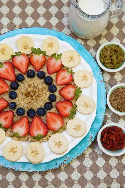 Delish Oatmeal with Berries