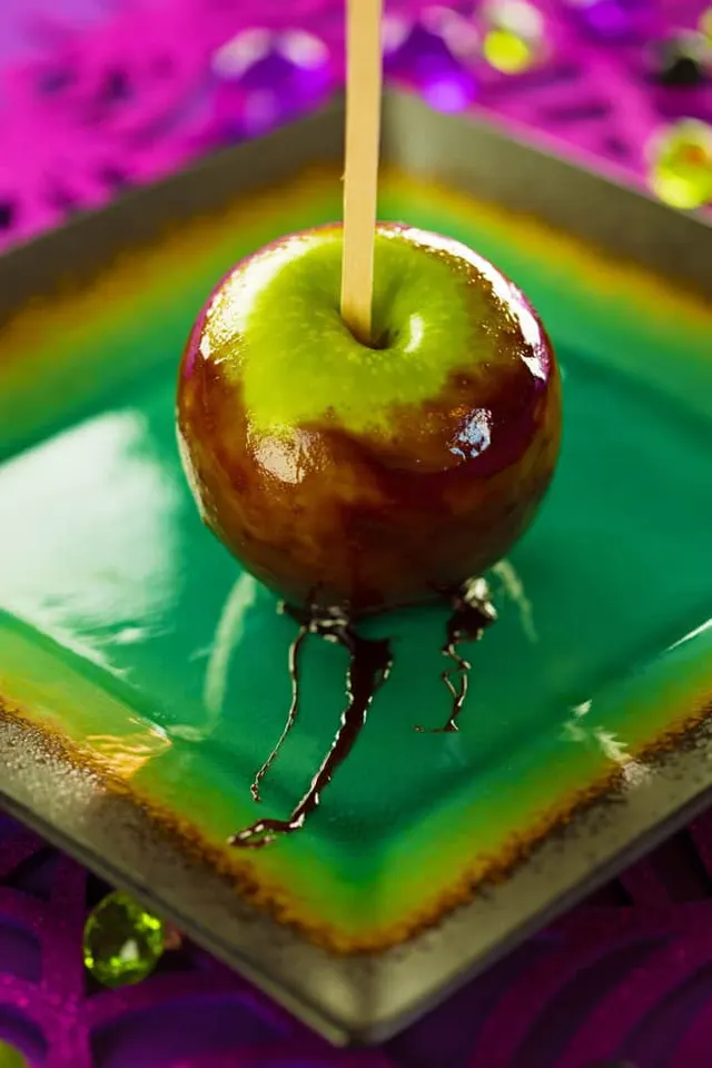 Witches Drizzle Candy Apples