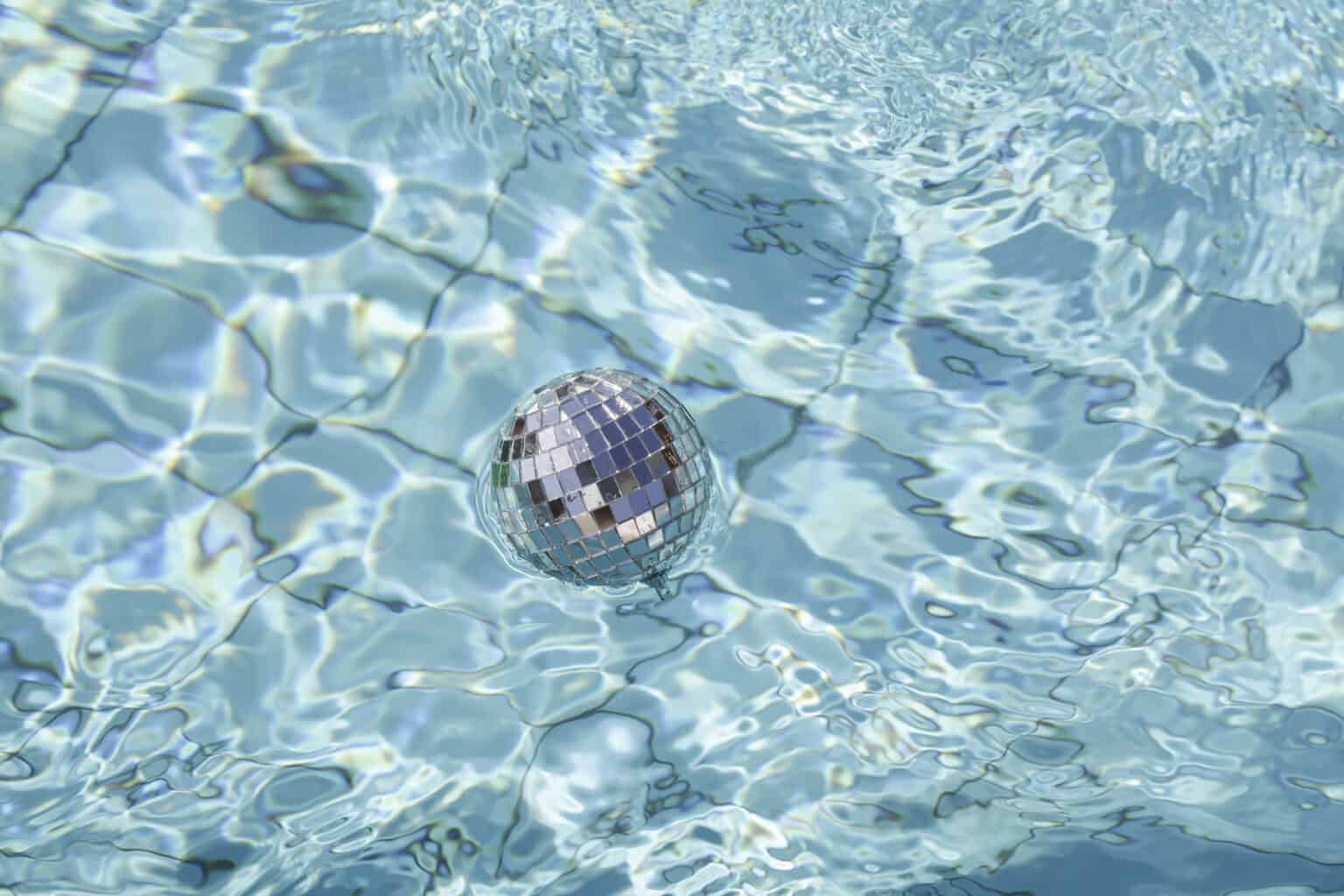 Mom Hack: Disco Bath Time – Featuring Think